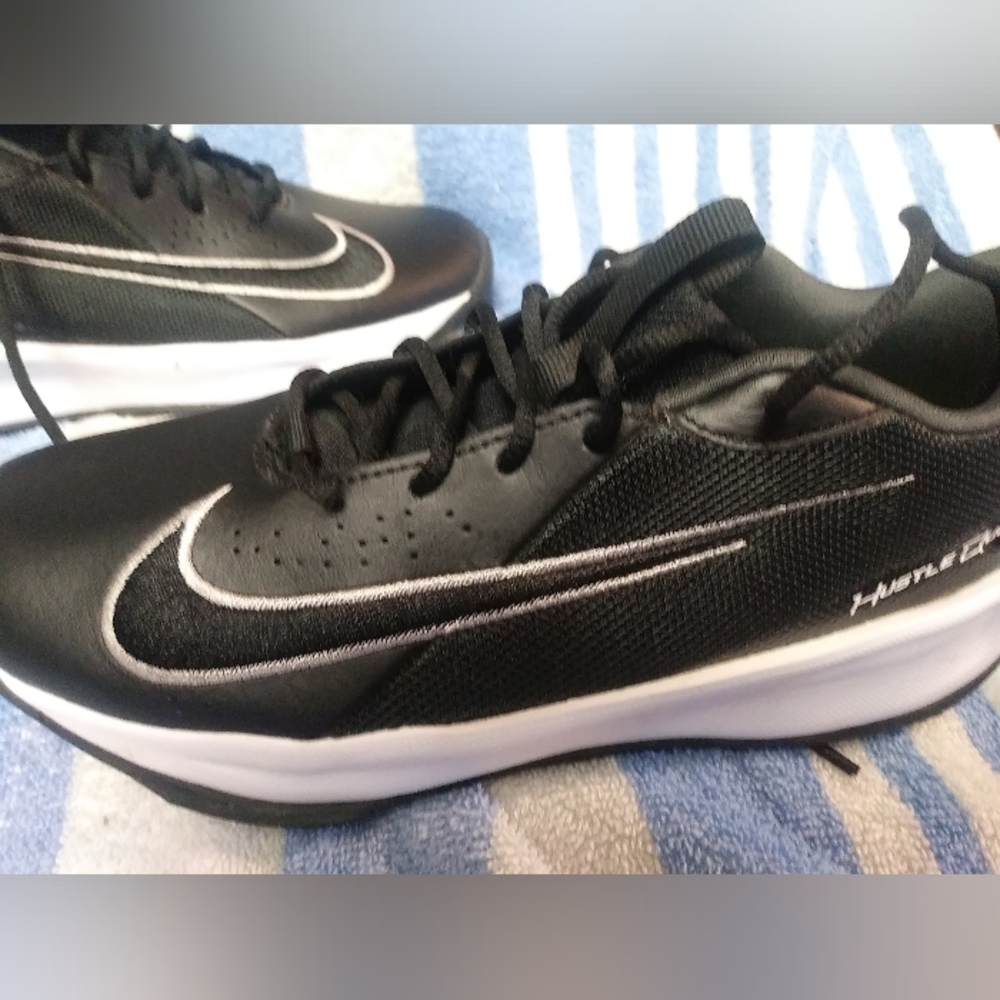 Youth Black Nike tennis shoes